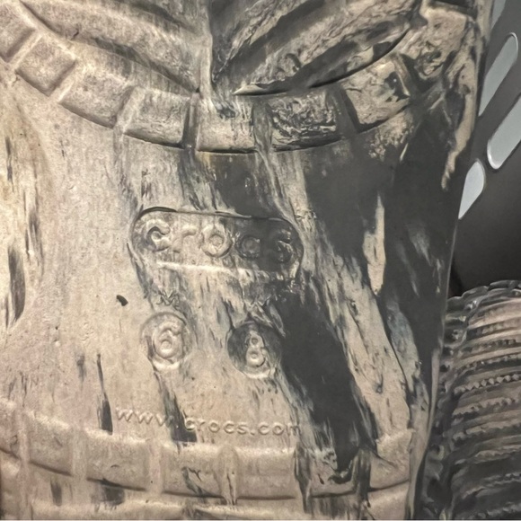 Marble Crocs - Picture 5 of 5